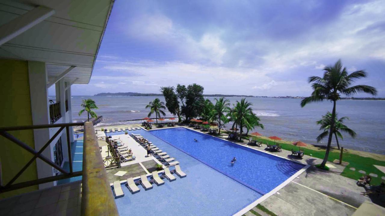 Playa Tortuga Hotel And Beach Resort โบกัสทาวน์ ภายนอก รูปภาพ