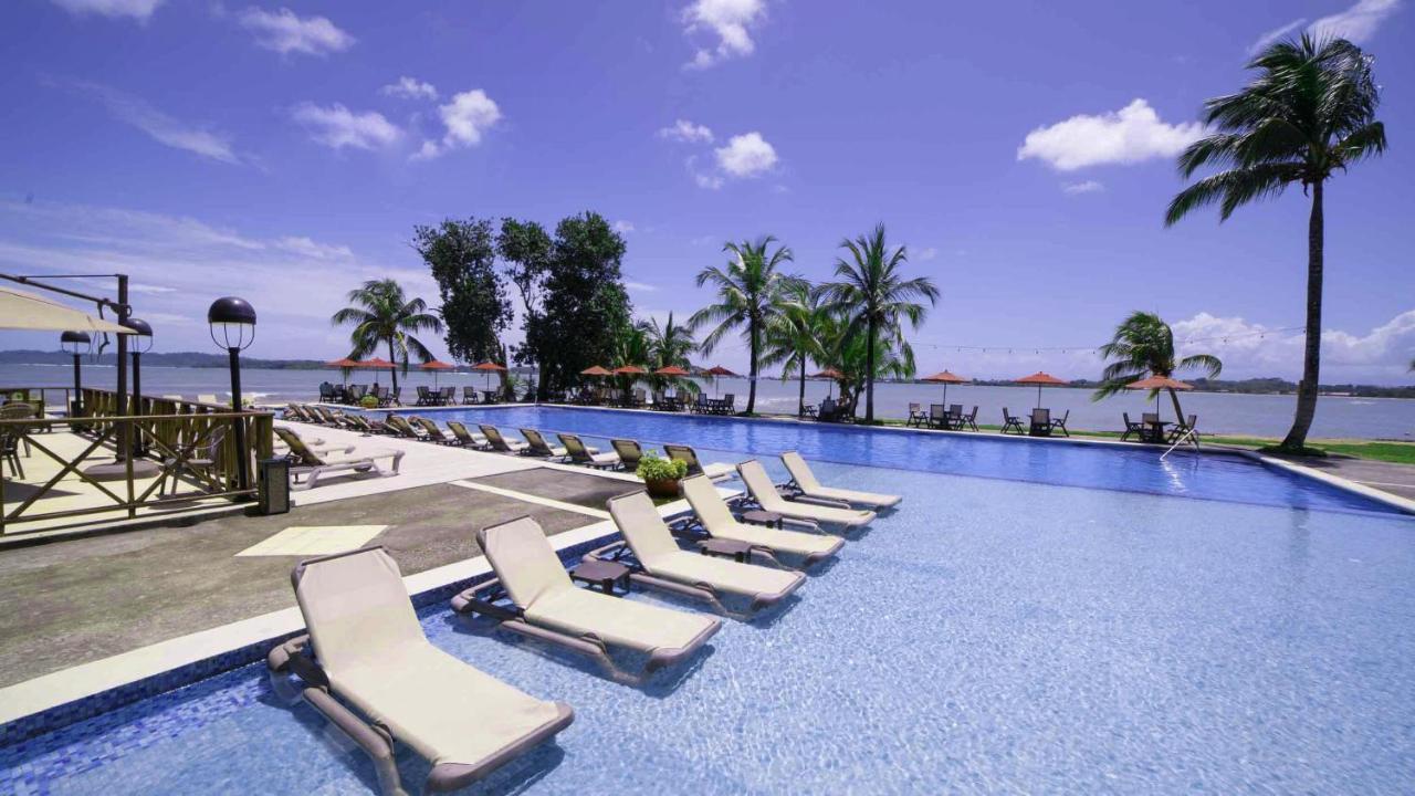 Playa Tortuga Hotel And Beach Resort โบกัสทาวน์ ภายนอก รูปภาพ