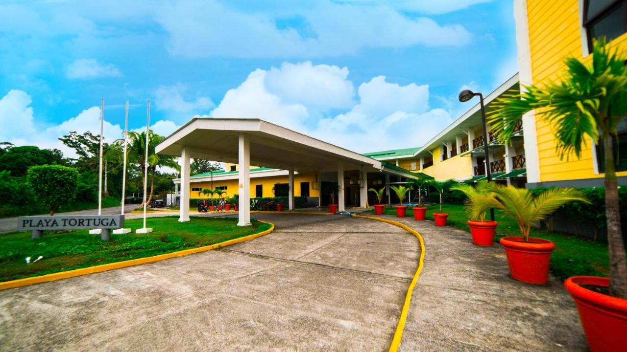 Playa Tortuga Hotel And Beach Resort โบกัสทาวน์ ภายนอก รูปภาพ