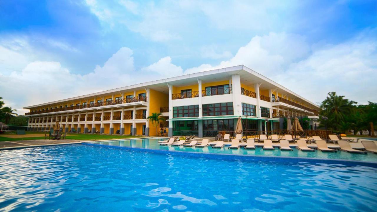 Playa Tortuga Hotel And Beach Resort โบกัสทาวน์ ภายนอก รูปภาพ