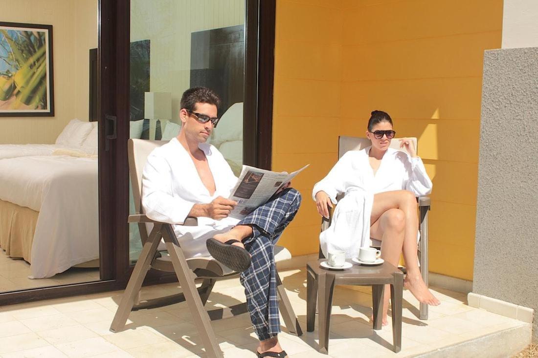 Playa Tortuga Hotel And Beach Resort โบกัสทาวน์ ภายนอก รูปภาพ