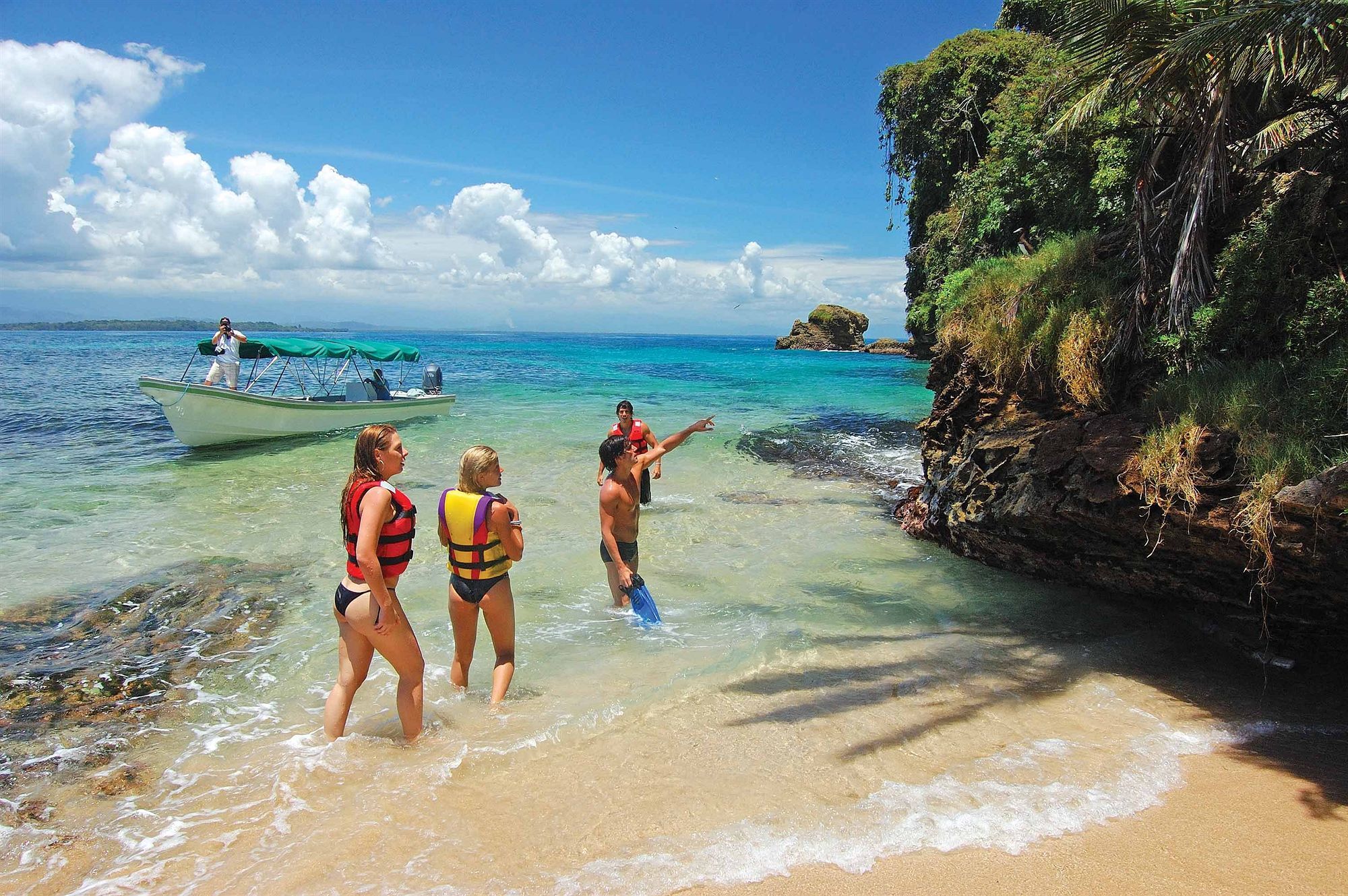 Playa Tortuga Hotel And Beach Resort โบกัสทาวน์ ภายนอก รูปภาพ